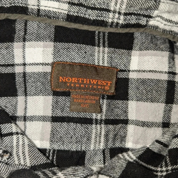 Northwest Territory Plaid button down long sleeve shirt - Picture 3 of 7